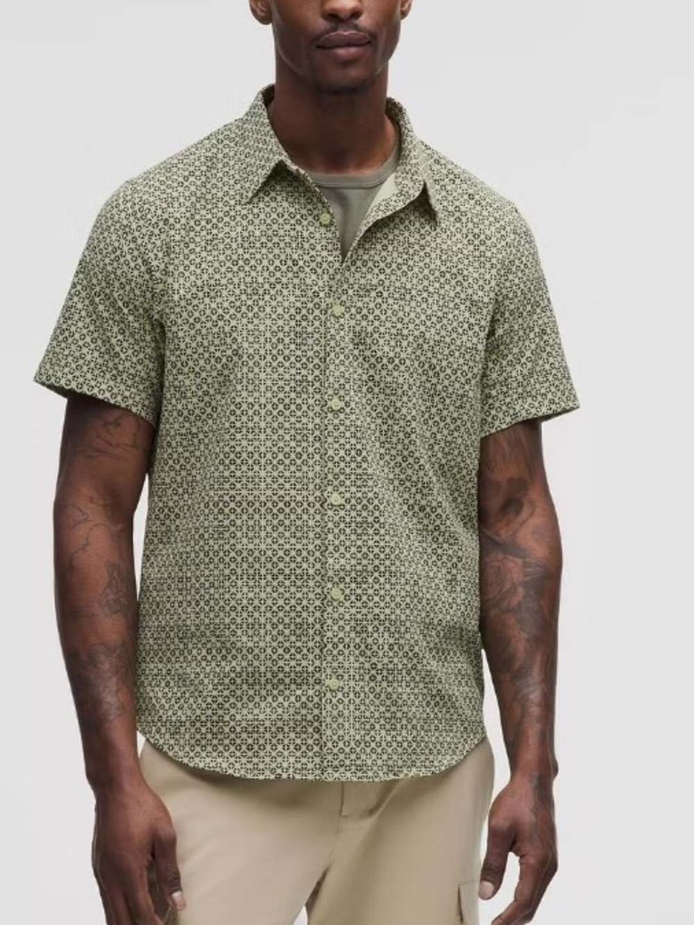 lululemon athletica Olive Short-Sleeve Star Tile Geo Print Button-Up Shirt. XL